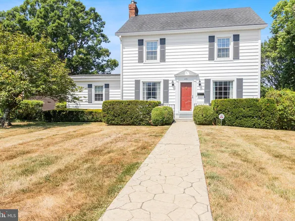 431 Jefferson Ave, Charles Town, WV 25414