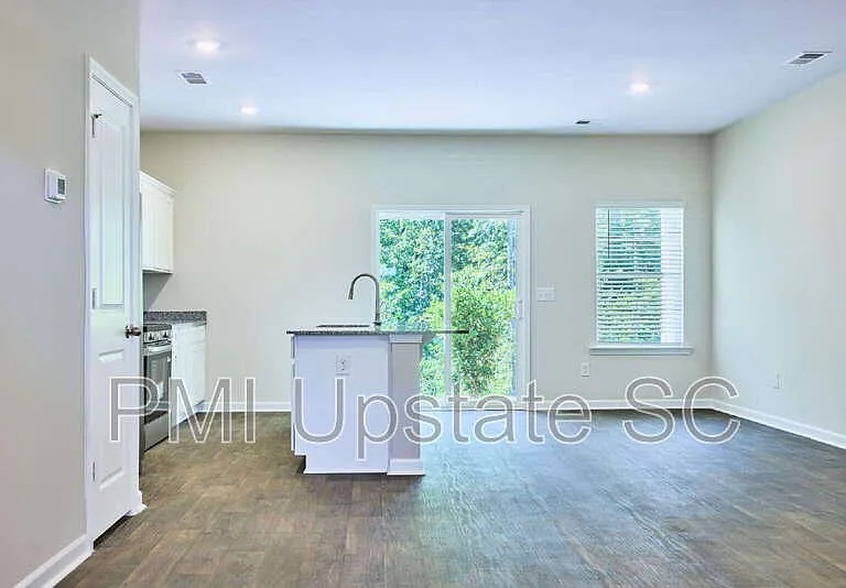 105 Pendleton Place Way — Photo 6
