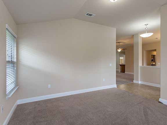 4th image of 5269 English Oak Dr