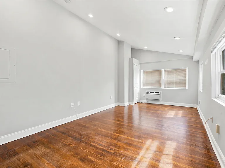 1616 Spruce St #3RR — Photo 3