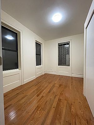4th image of 1946 Amsterdam Ave #33