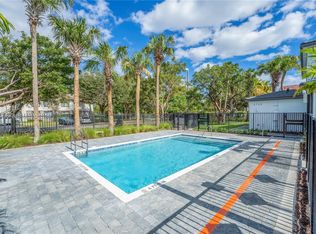 5125 SW 37th St, Hollywood, FL 33023