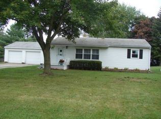 15397 Pinehurst Dr, Lansing, MI 48906