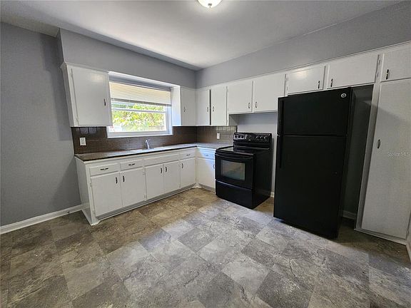 4th image of 3148 Belden St APT 1