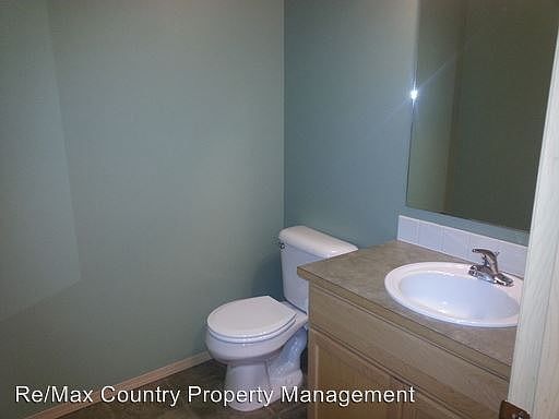 4th image of 10721 Umtanum St SE