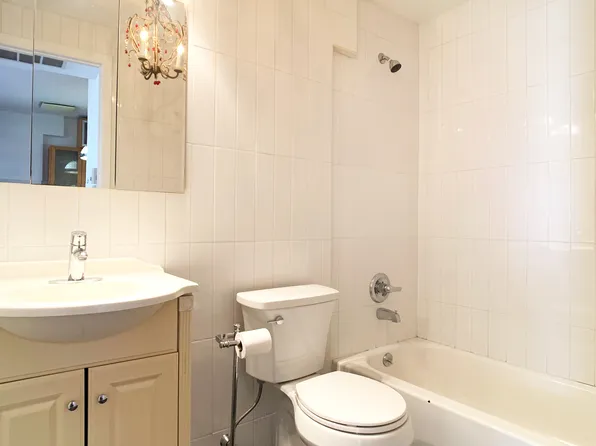 893 Myrtle Avenue image 11 of 23