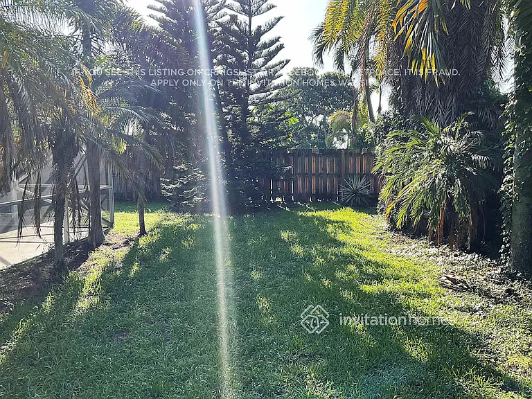 9648 Tavernier Dr — Photo 16