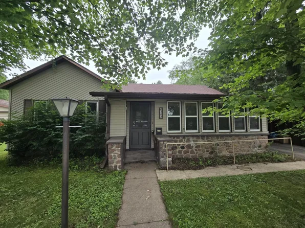 302 W Mill St, Plainfield, WI 54966