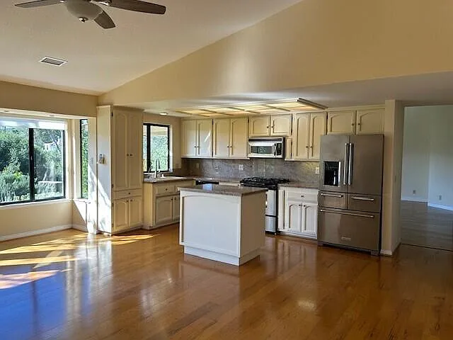 692 Hillside Dr — Photo 10