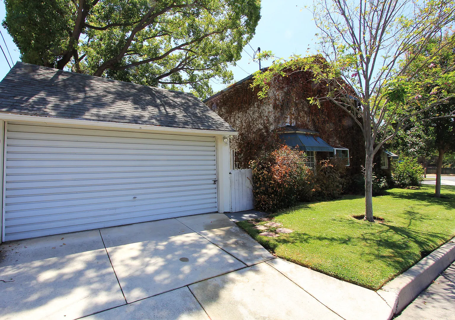 3205 George Circle — Photo 2