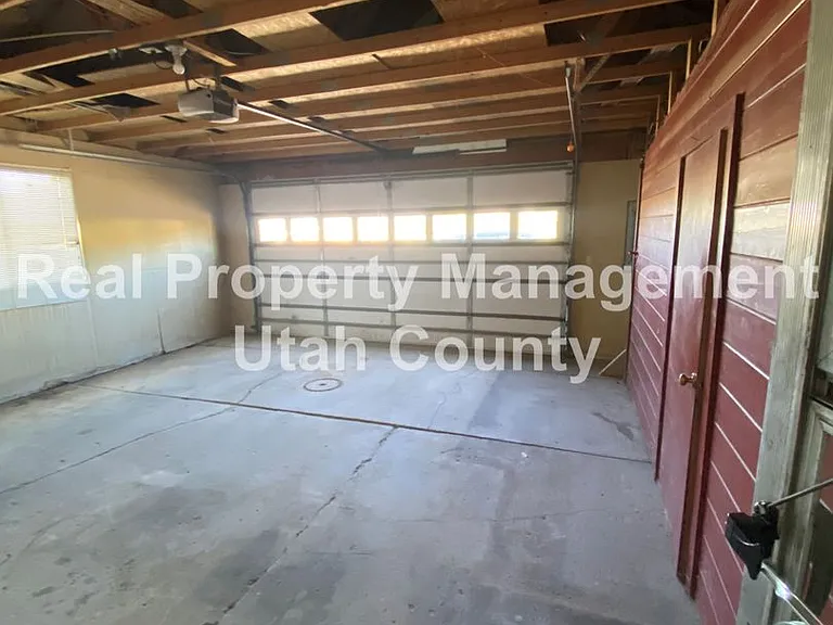 1285 W Utah Ave — Photo 32