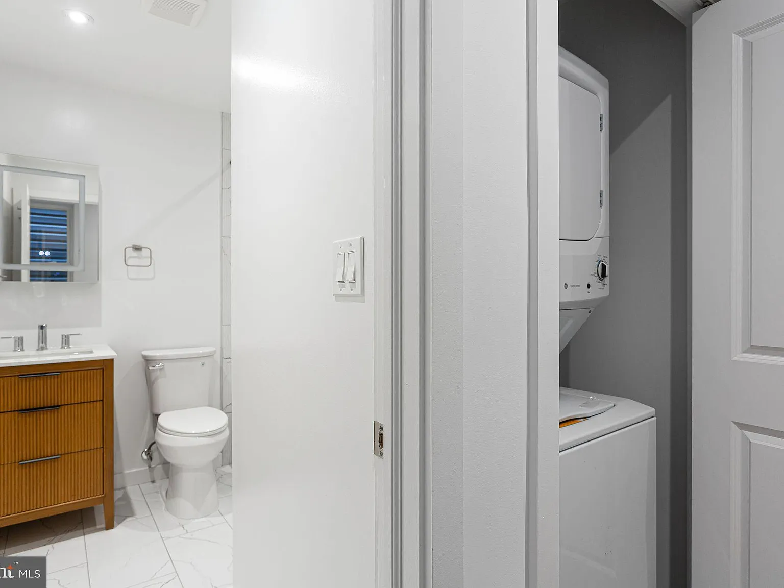 1 bed, 1.0 bath, 2676 sqft, $2,100 — Photo 2