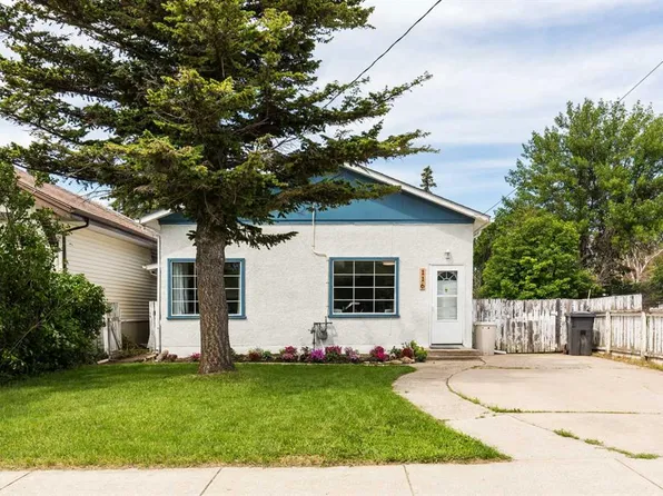 116 S 1st St W, Magrath, AB T0K 1J0