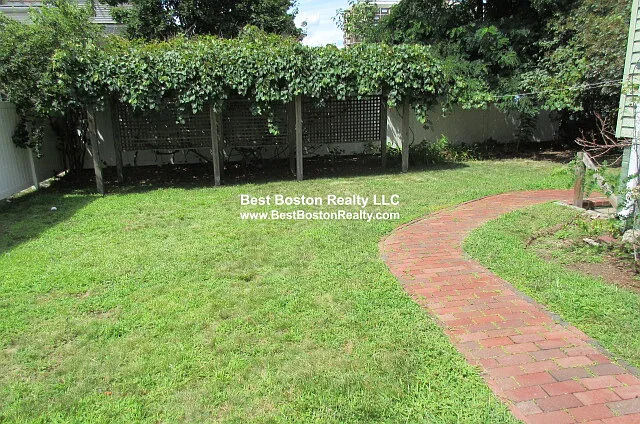 13 Pleasant St #1R — Photo 4