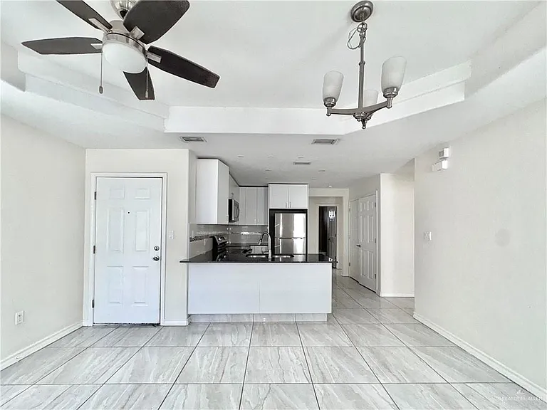 1310 W Harrison Ave #3 — Photo 3