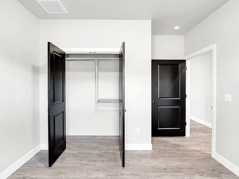 618 E Pams Dr #D — Photo 10