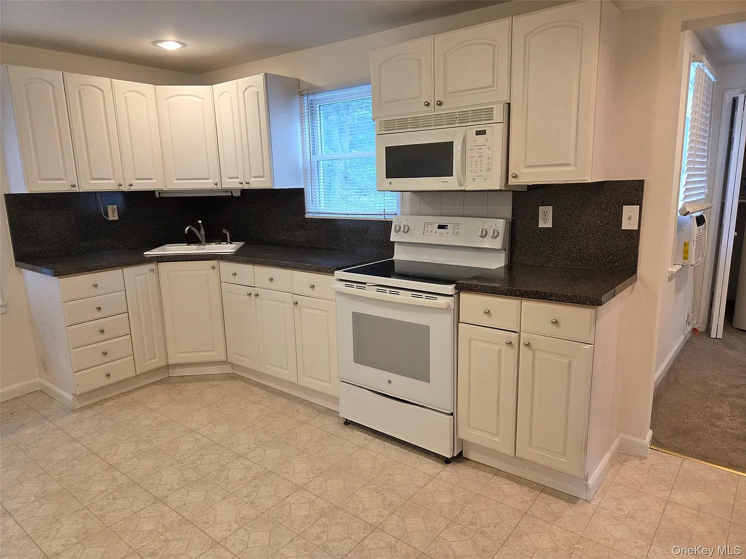 1 bed, 1.0 bath, 800 sqft, $2,700 — Photo 4