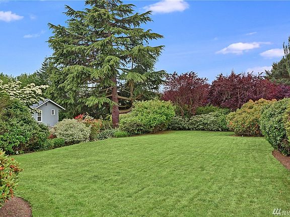 4th image of 1328 92nd Ave NE