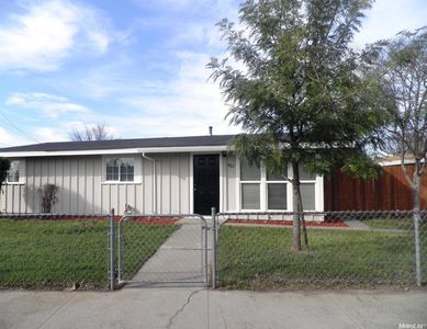 802 E D St, Oakdale, CA, 95361