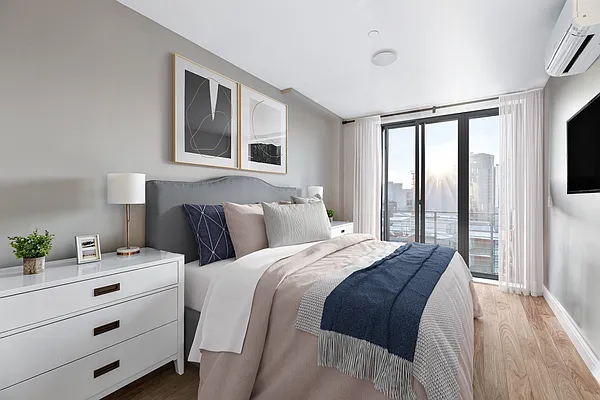 Sold by Compass | media 17