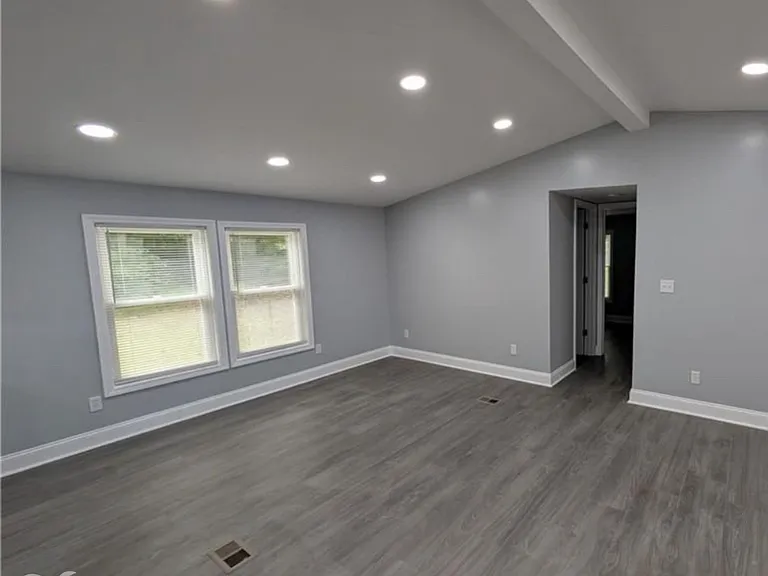 344 Wilshire Dr — Photo 9