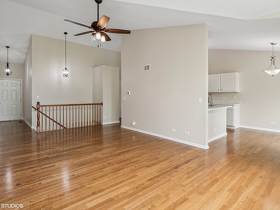 3rd image of 2574 N Augusta Dr