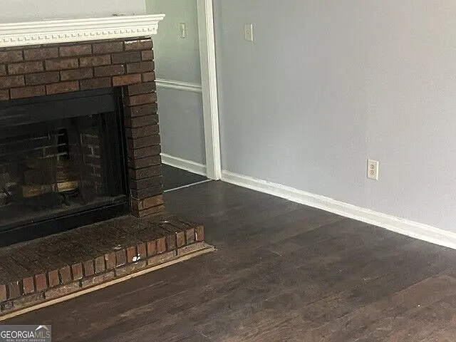 3 bed, 5.0 bath, 1550 sqft, $1,950 — Photo 3