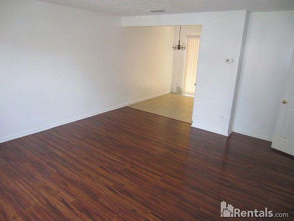 5th image of 921 Spinnaker Ct