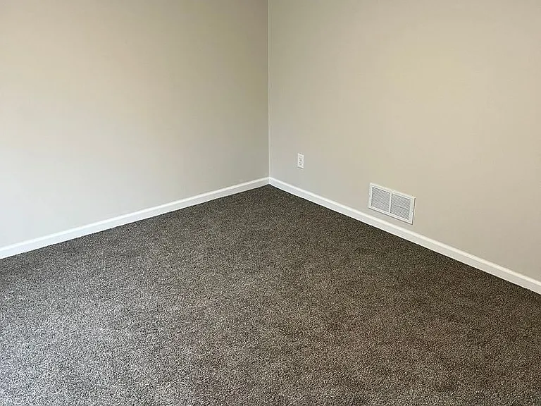 22621 Camber Ave — Photo 8