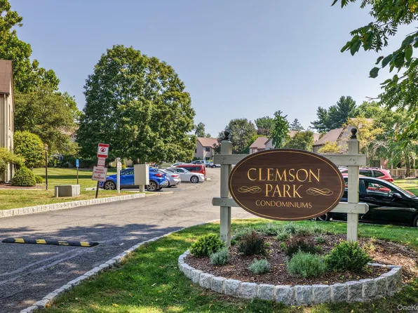 26 Sycamore Drive, Middletown, NY 10940