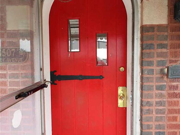 3rd image of 8507 Lacey Ave