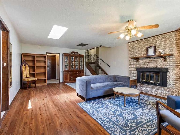 Listing photo 4
