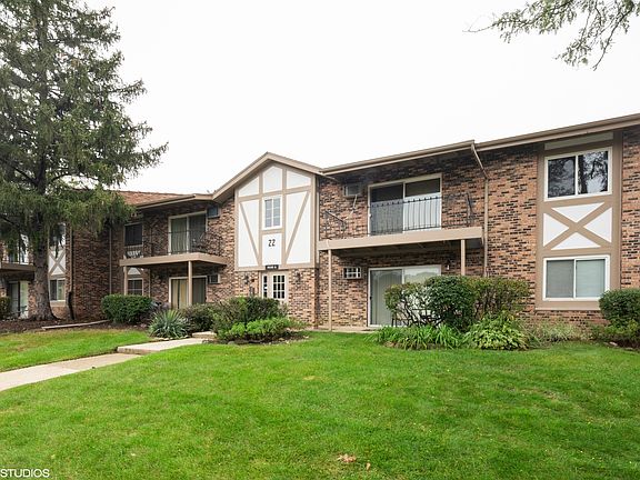 2nd image of 9S101 Lake Dr APT 22-203