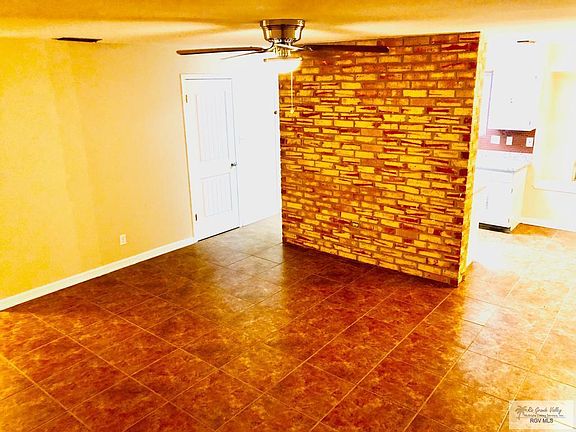 3rd image of 2318 W Adrian St