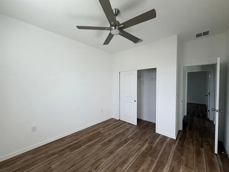 18418 Wintergarden Ave — Photo 20