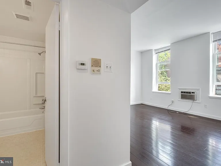 2137 Spruce St #4 — Photo 6