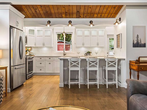 3rd image of 649 Mountain View Rd