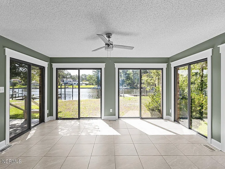 5722 Gondolier Dr — Photo 15