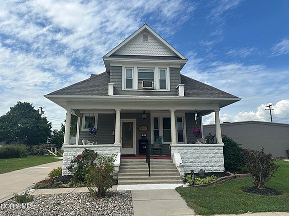 2nd image of 660 Perry St