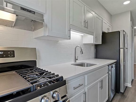2nd image of 1543 Hardin Ave APT 7