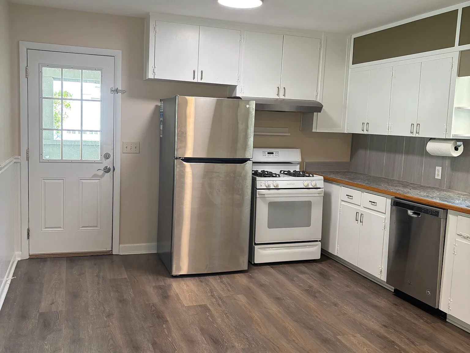 3 bed, 1.5 bath, 2066 sqft, $1,845 — Photo 4
