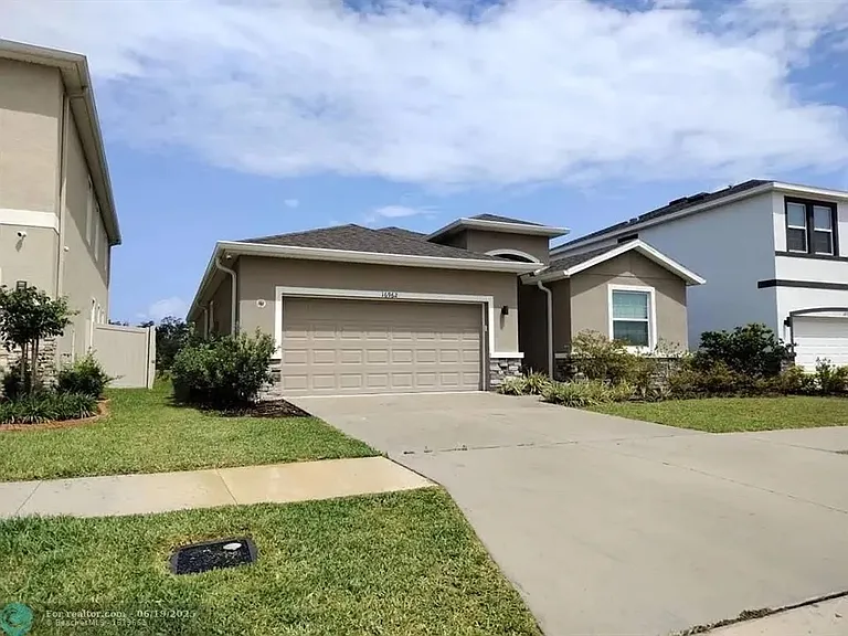 16962 Oval Rum Dr — Photo 2