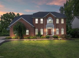 3036 Woodcrest Dr, Akron, OH 44333
