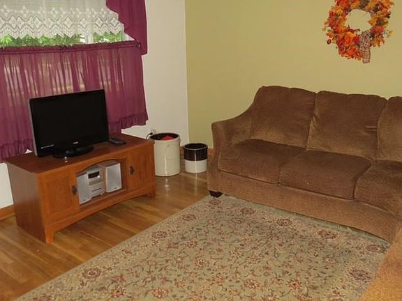 2nd image of 824 S Hague Ave