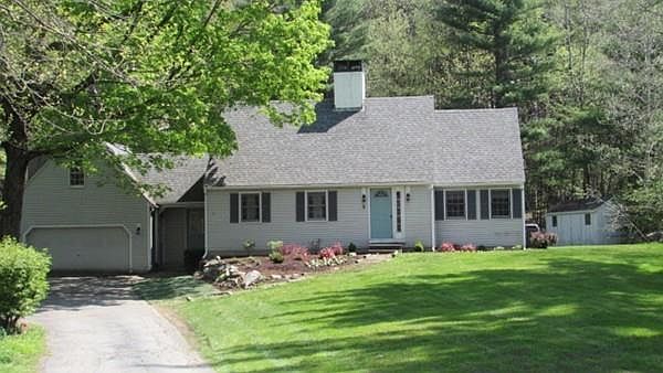 1st image of 9 Parker River Dr