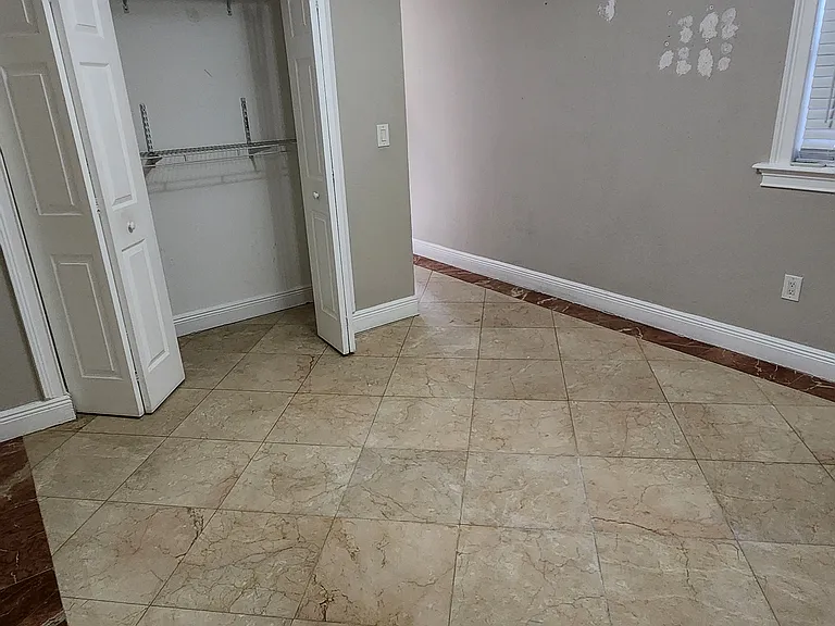 300 SW 71st Ave #2 — Photo 5