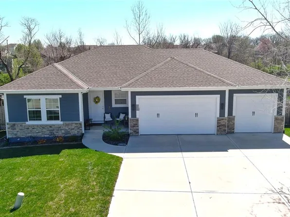 1401 Rylee Ct, Raymore, MO 64083