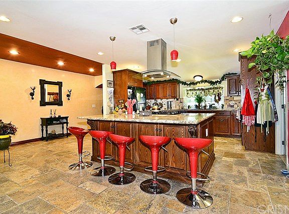 4th image of 13730 Glenoaks Blvd