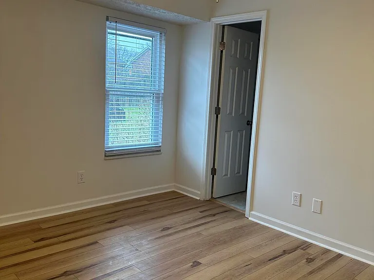 1607 Greenland Ct — Photo 32