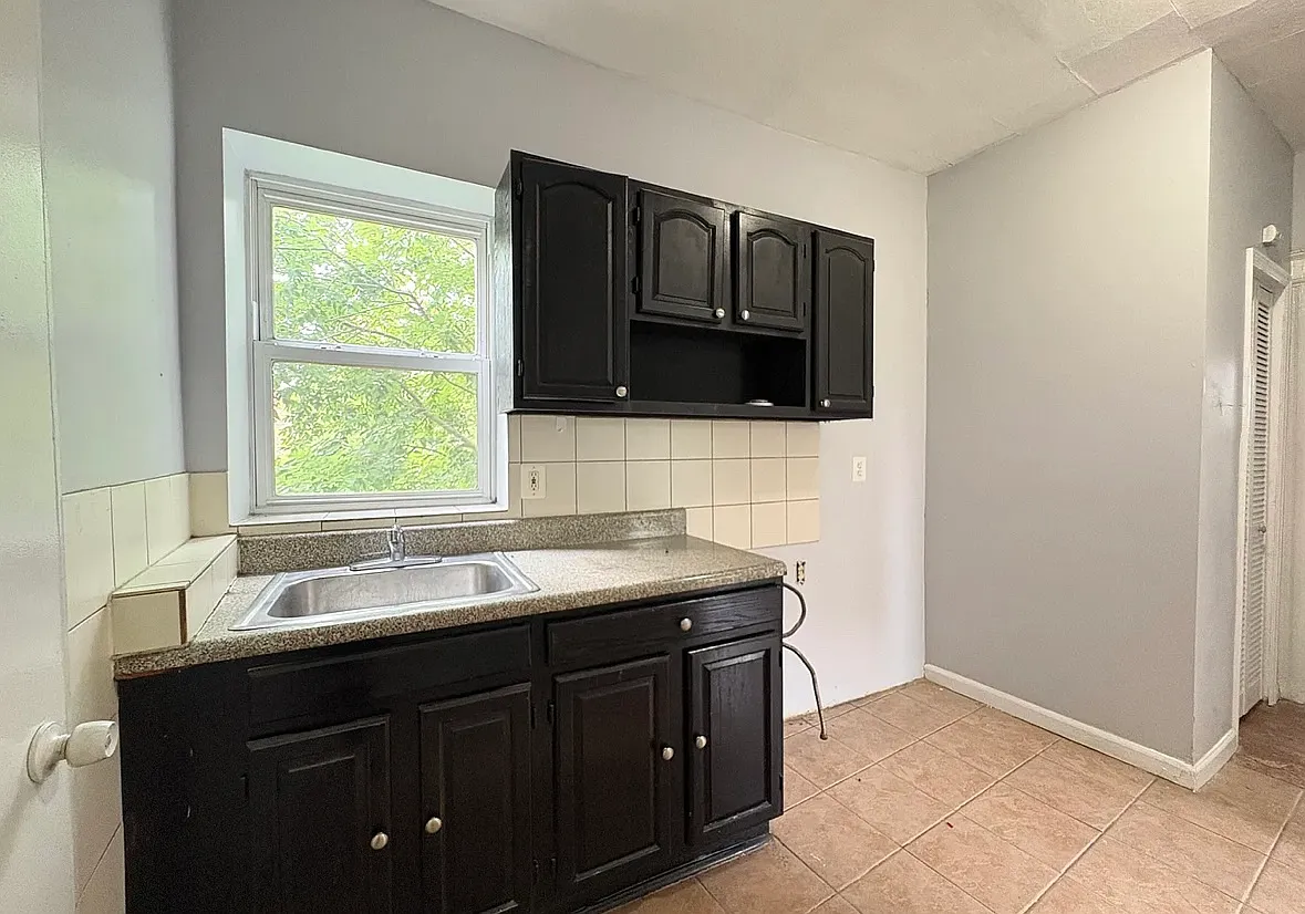 2 bed, $1,500 — Photo 3